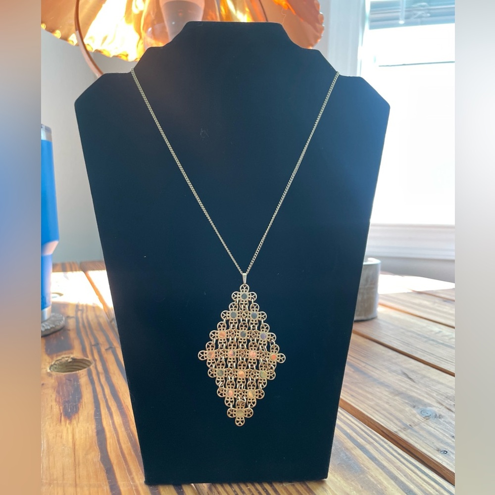 NEW Vintage 1971 Sarah Coventry necklace - Golden Petals